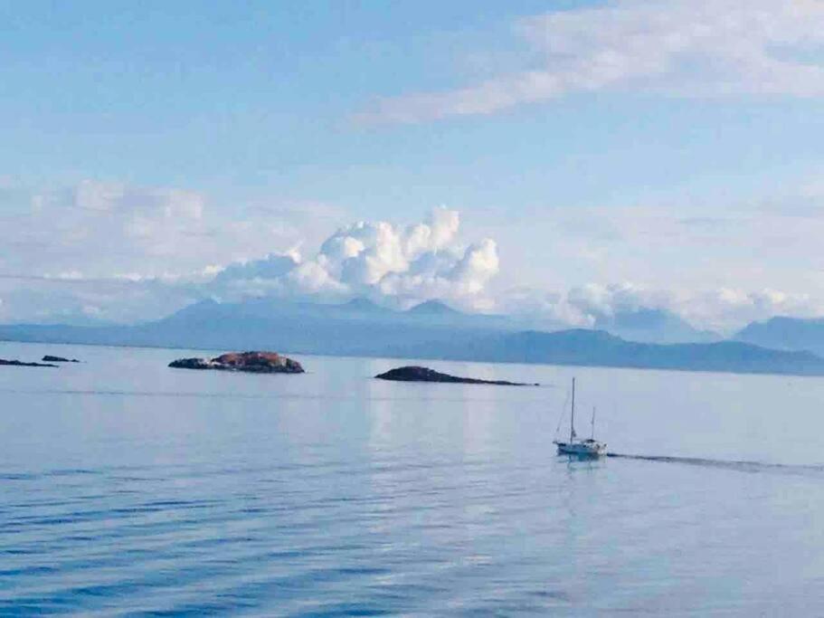 Holiday home Modern House With Abundant Ocean View Nanaimo