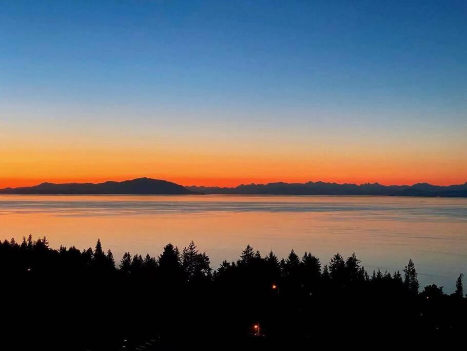Modern House With Abundant Ocean View Nanaimo