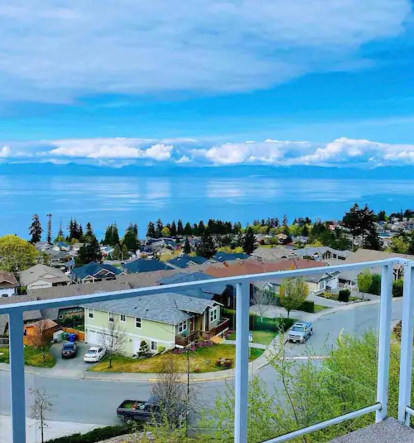 Modern House With Abundant Ocean View Holiday home Nanaimo