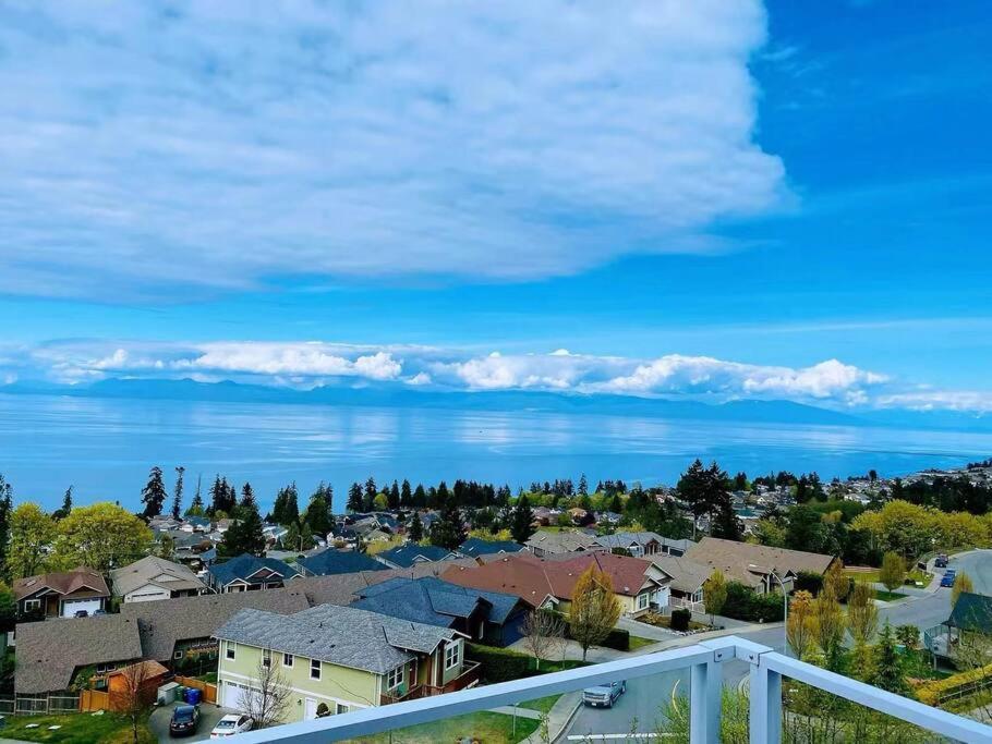 Modern House With Abundant Ocean View Nanaimo
