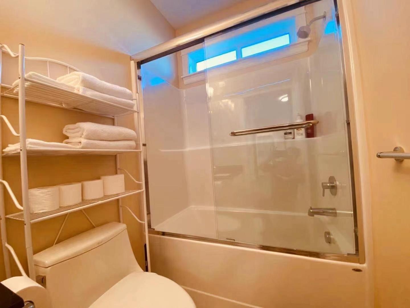 Brand New 2br In Holiday home