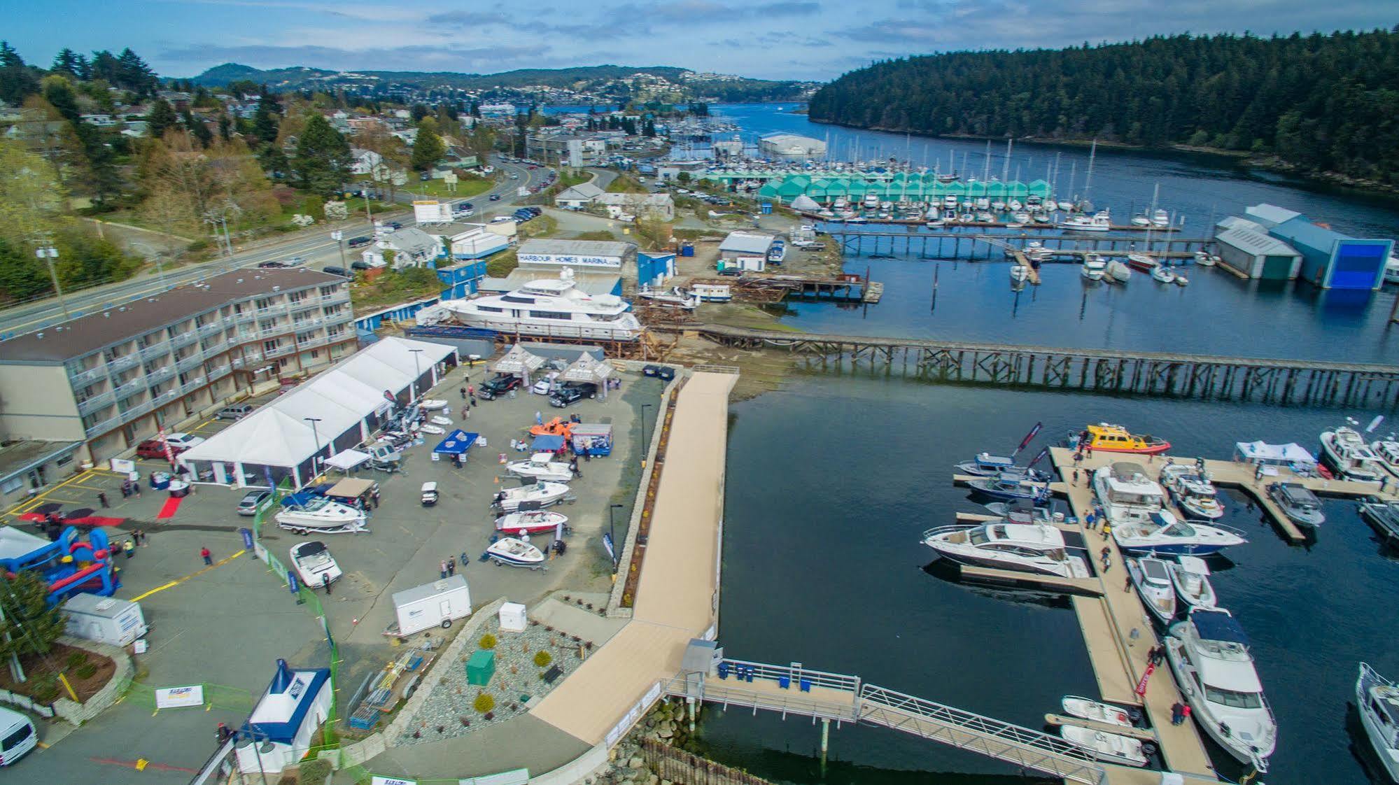 Hotel The Waterfront And Marina 2*