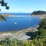 Hammond Bay Oceanside Guesthouse