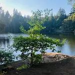 A Cozy Family Get Away Suite In South Nanaimo