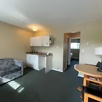 Diplomat Motel