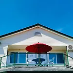 Harbour Light Motel