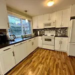 North Nanaimo Gem - Garden-View Room With Private Ensuite