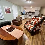 North Nanaimo Gem - Garden-View Room With Private Ensuite