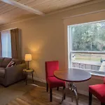 Cranberry Arms Pub And Hotel