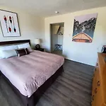 Value Lodge Motel