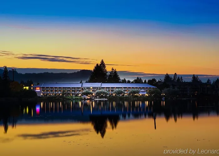 Inn On Long Lake