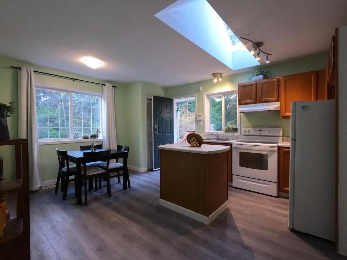 Countryroad Cozy 2bedrooms Suite2 Holiday home Nanaimo