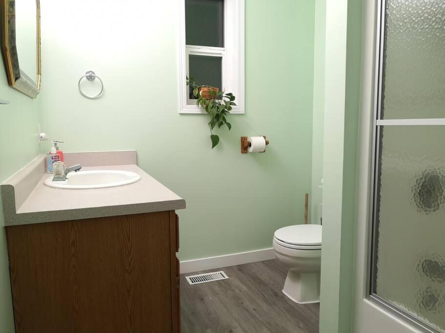 Countryroad Cozy 2bedrooms Suite2 * Nanaimo