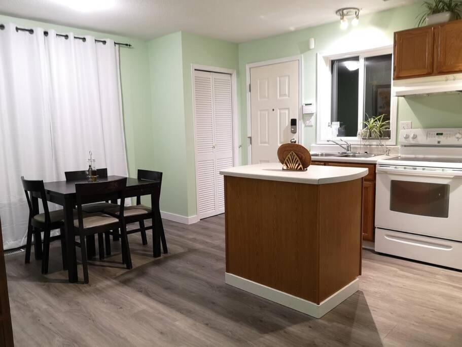 Holiday home Countryroad Cozy 2bedrooms Suite2 Nanaimo