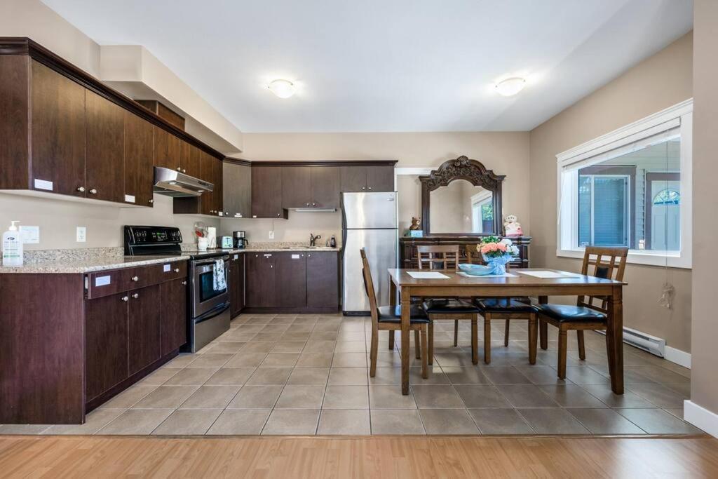 Cozy Retreat In - Spacious 1bd Hideaway Holiday home *