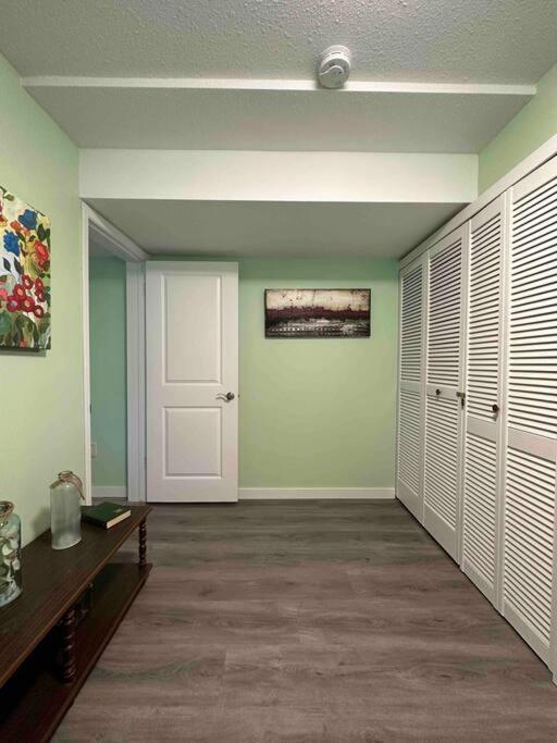Countryroad Cozy 2 Bedrooms Basement Suite1 *
