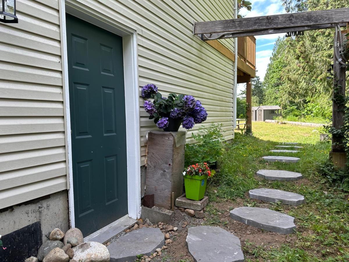 Apartment Countryroad Cozy 2 Bedrooms Basement Suite1 *