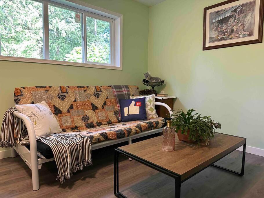 Countryroad Cozy 2 Bedrooms Basement Suite1 Apartment