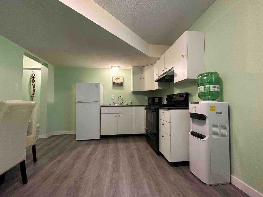 Apartment Countryroad Cozy 2 Bedrooms Basement Suite1 *