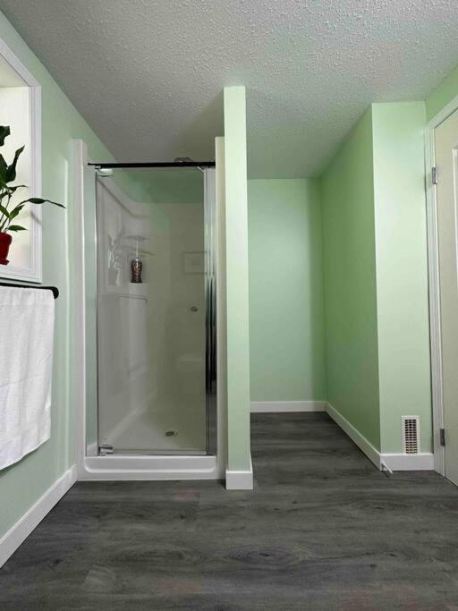 Apartment Countryroad Cozy 2 Bedrooms Basement Suite1 Nanaimo