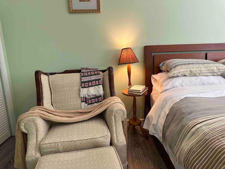 Countryroad Cozy 2 Bedrooms Basement Suite1 *