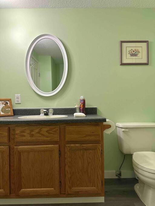 Countryroad Cozy 2 Bedrooms Basement Suite1 Nanaimo