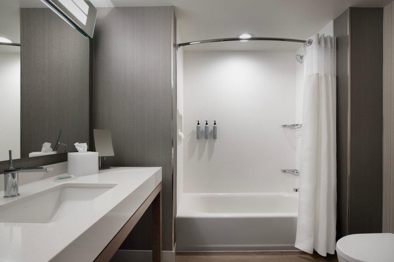 Courtyard By Marriott *