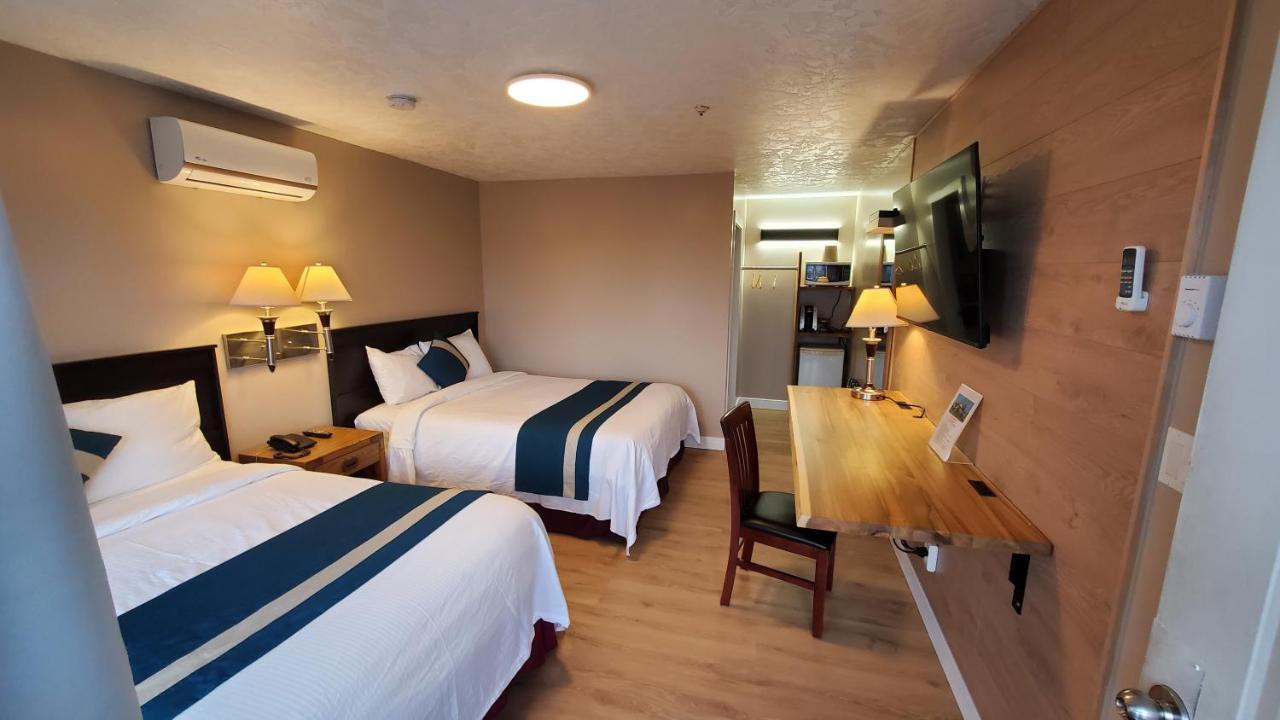 Harbour Light Motel 2*