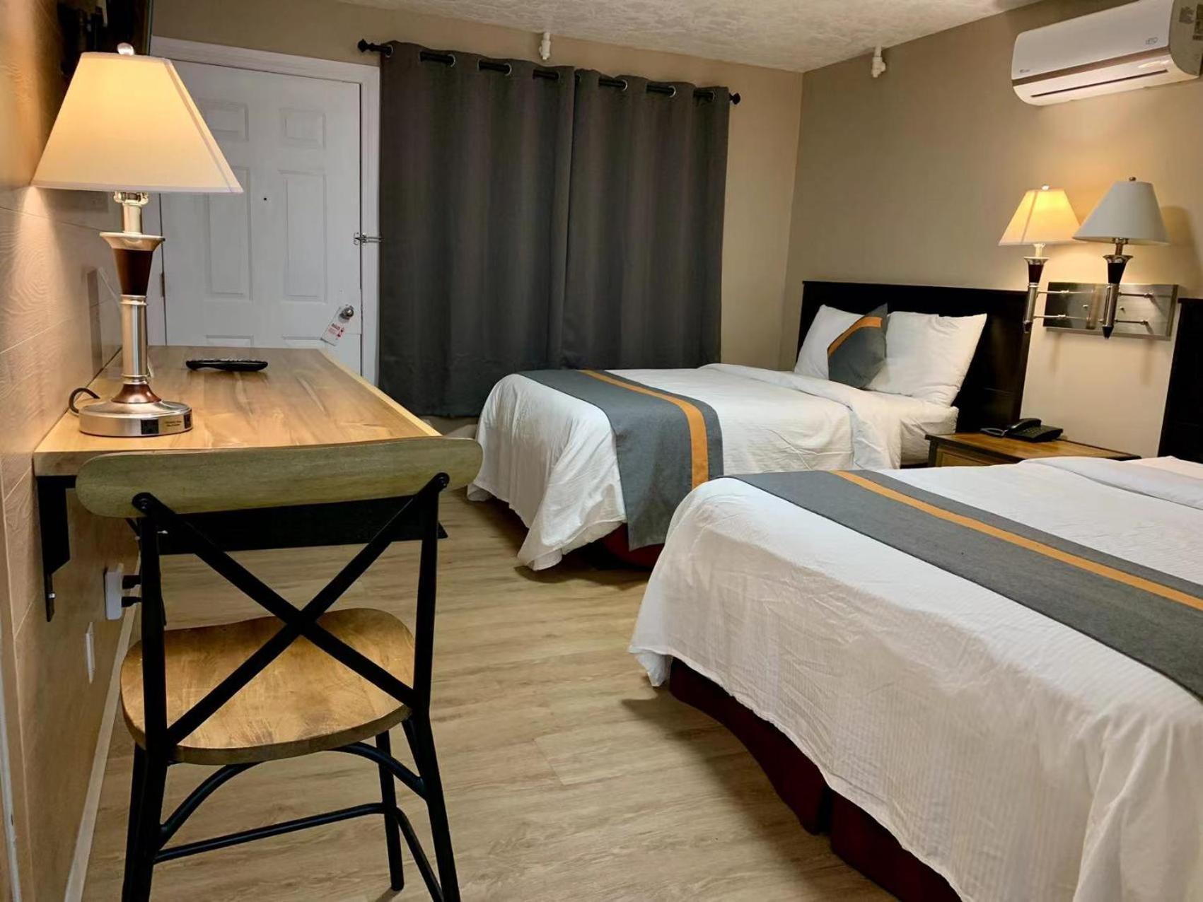 Harbour Light Motel 2*