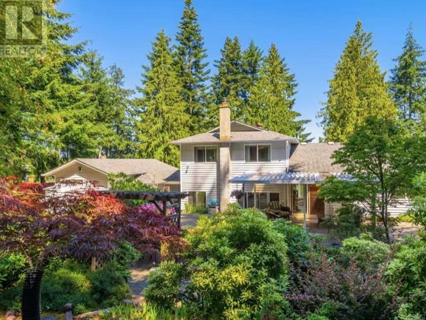 Beautiful With One Acre Land For Leisure Time In Vancouver Island Villa *