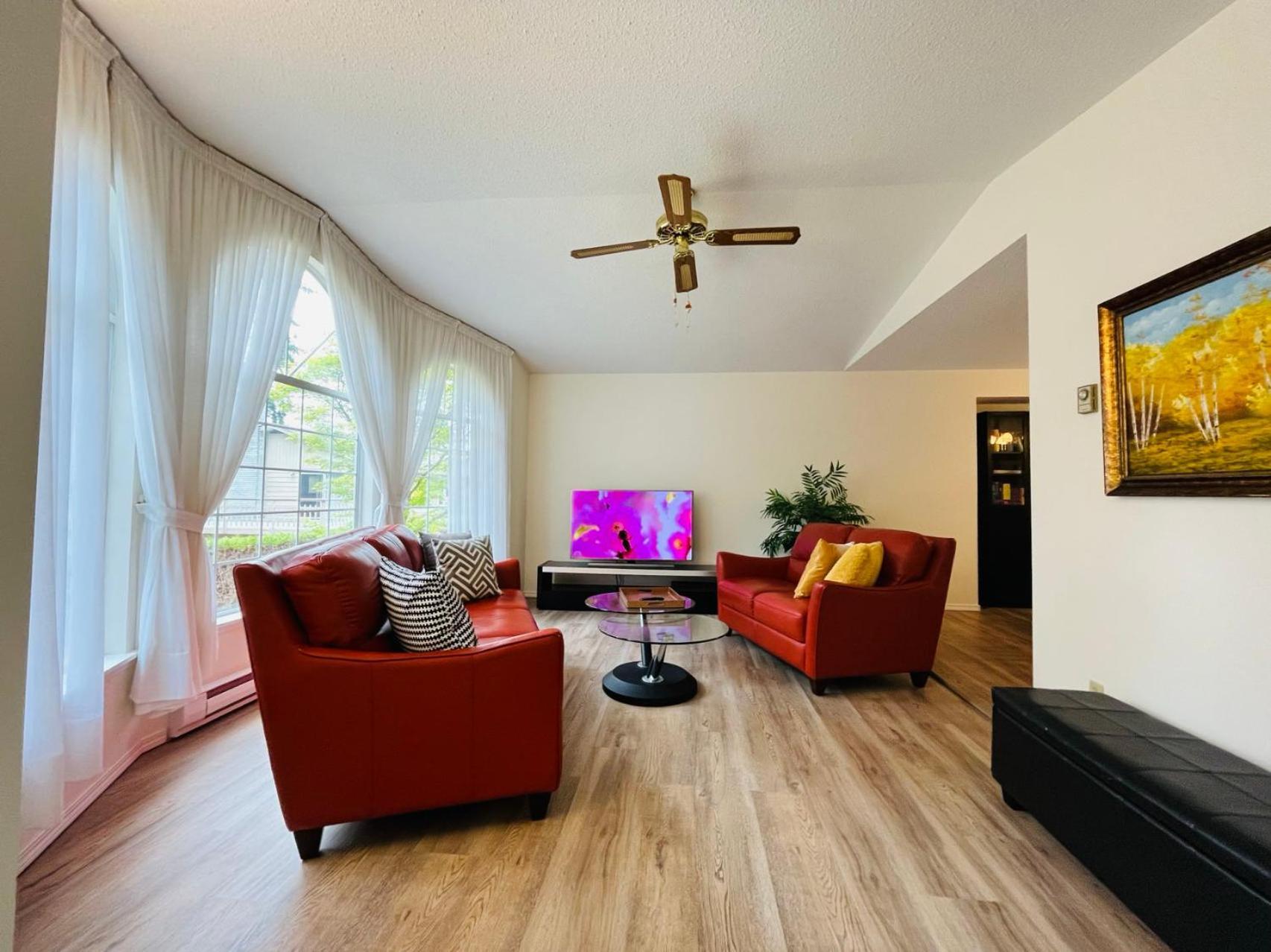 Beautiful With One Acre Land For Leisure Time In Vancouver Island Nanaimo