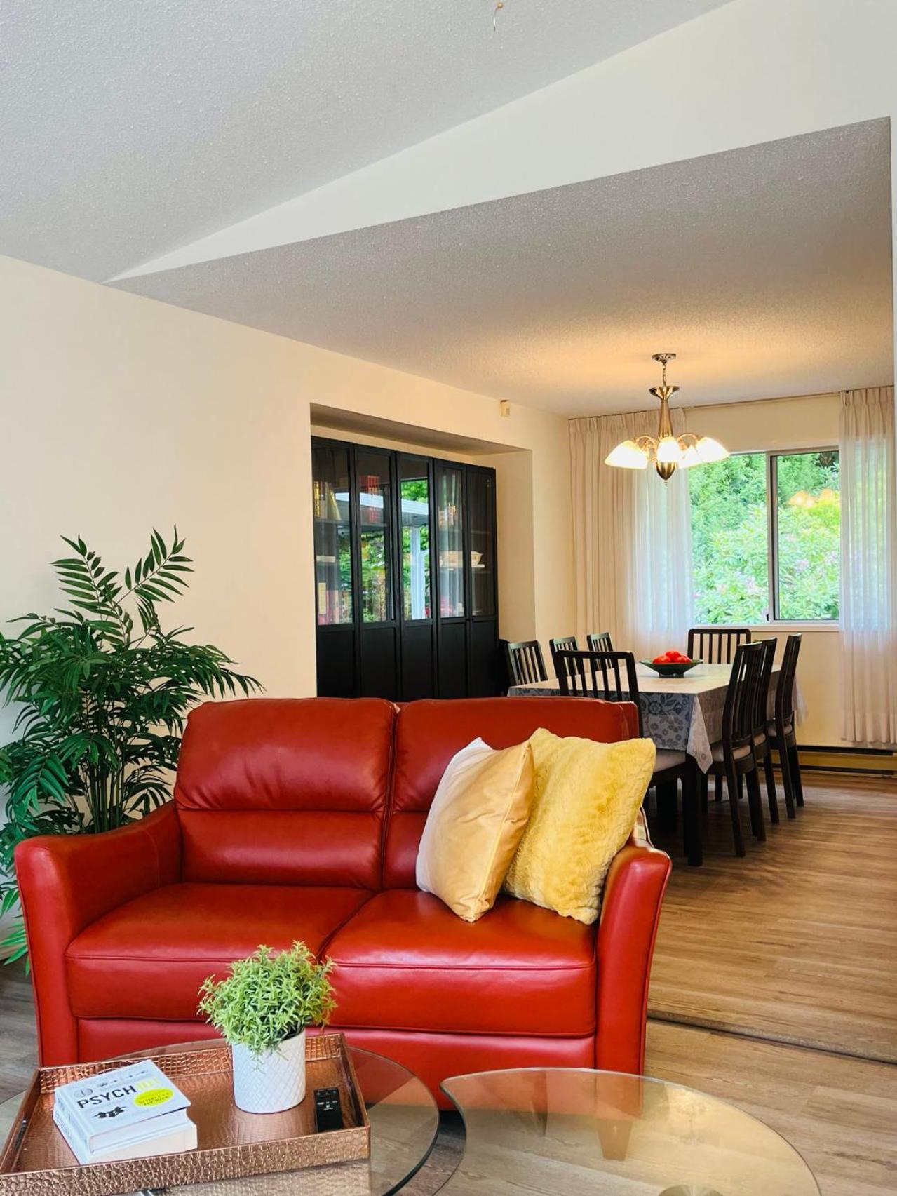 Villa Beautiful With One Acre Land For Leisure Time In Vancouver Island *