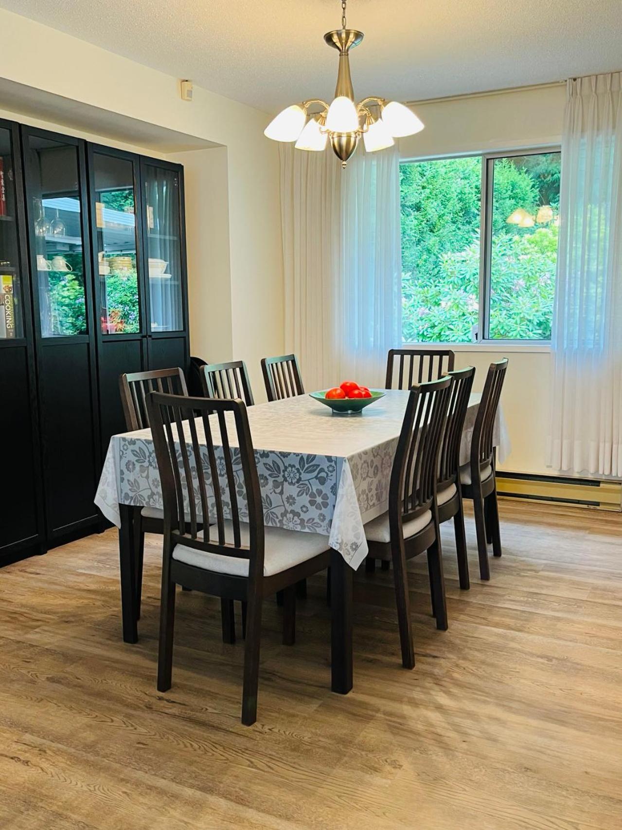 Beautiful With One Acre Land For Leisure Time In Vancouver Island Villa *
