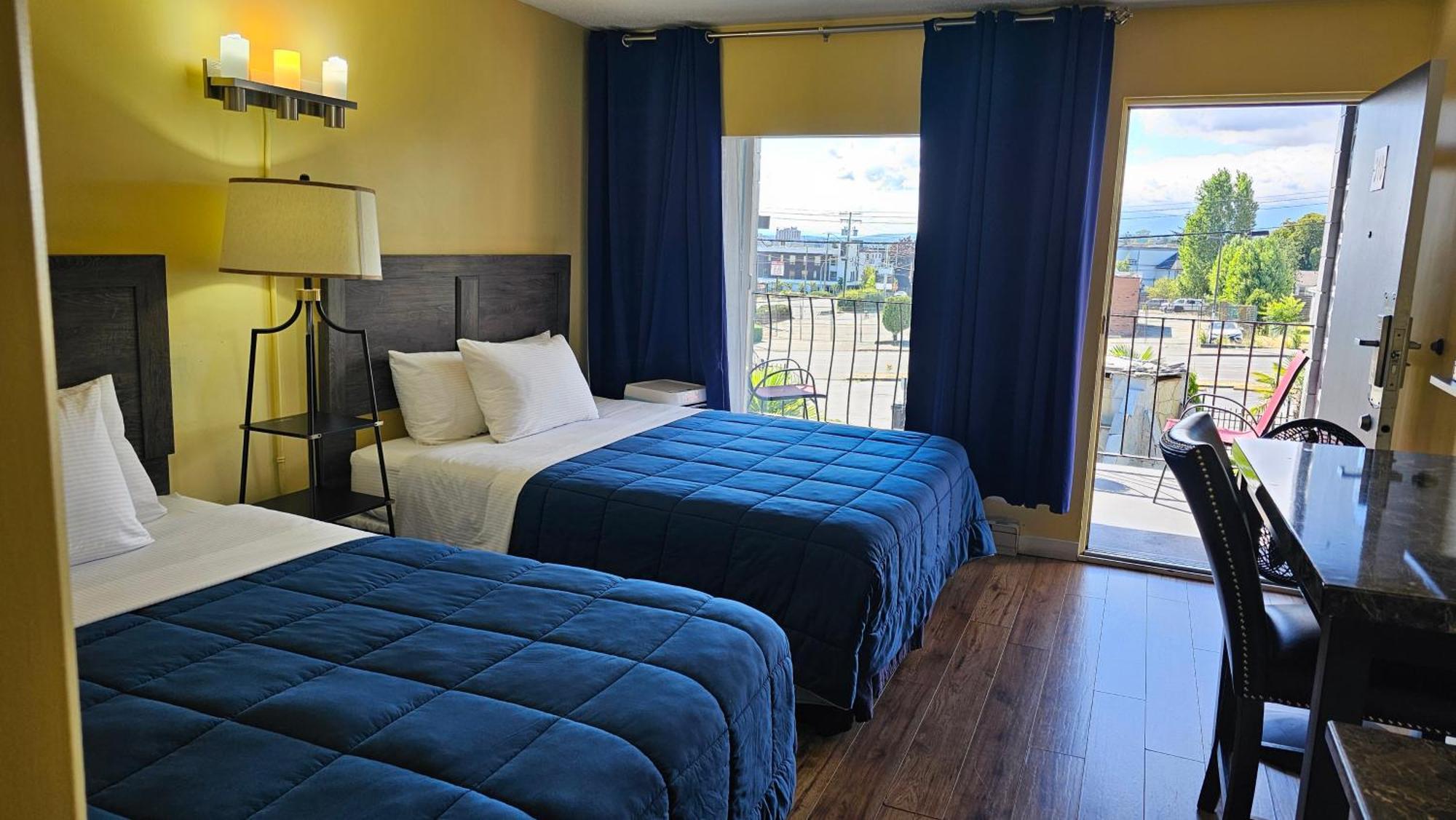 Port-o-call Motel 2*