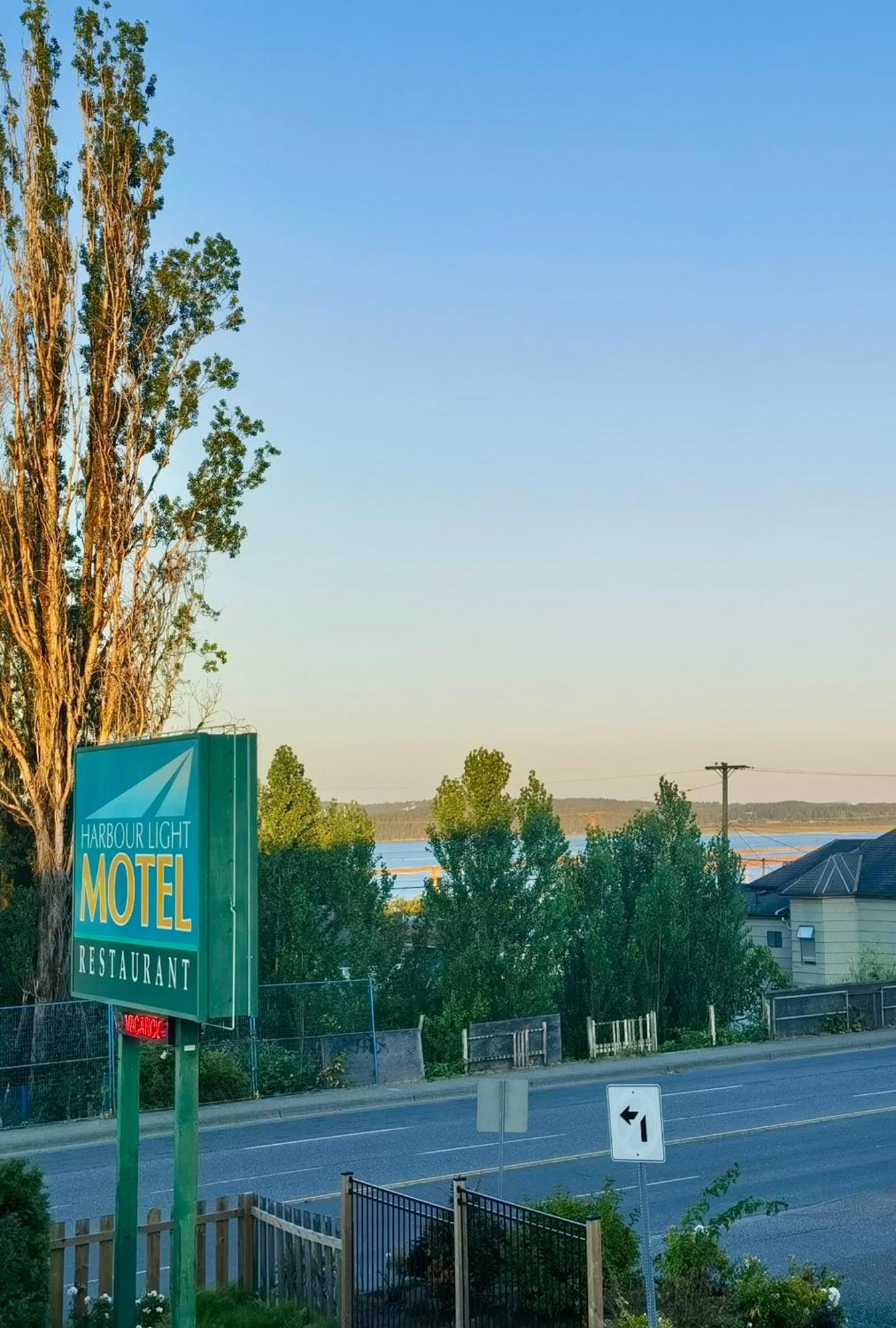 Harbour Light Motel