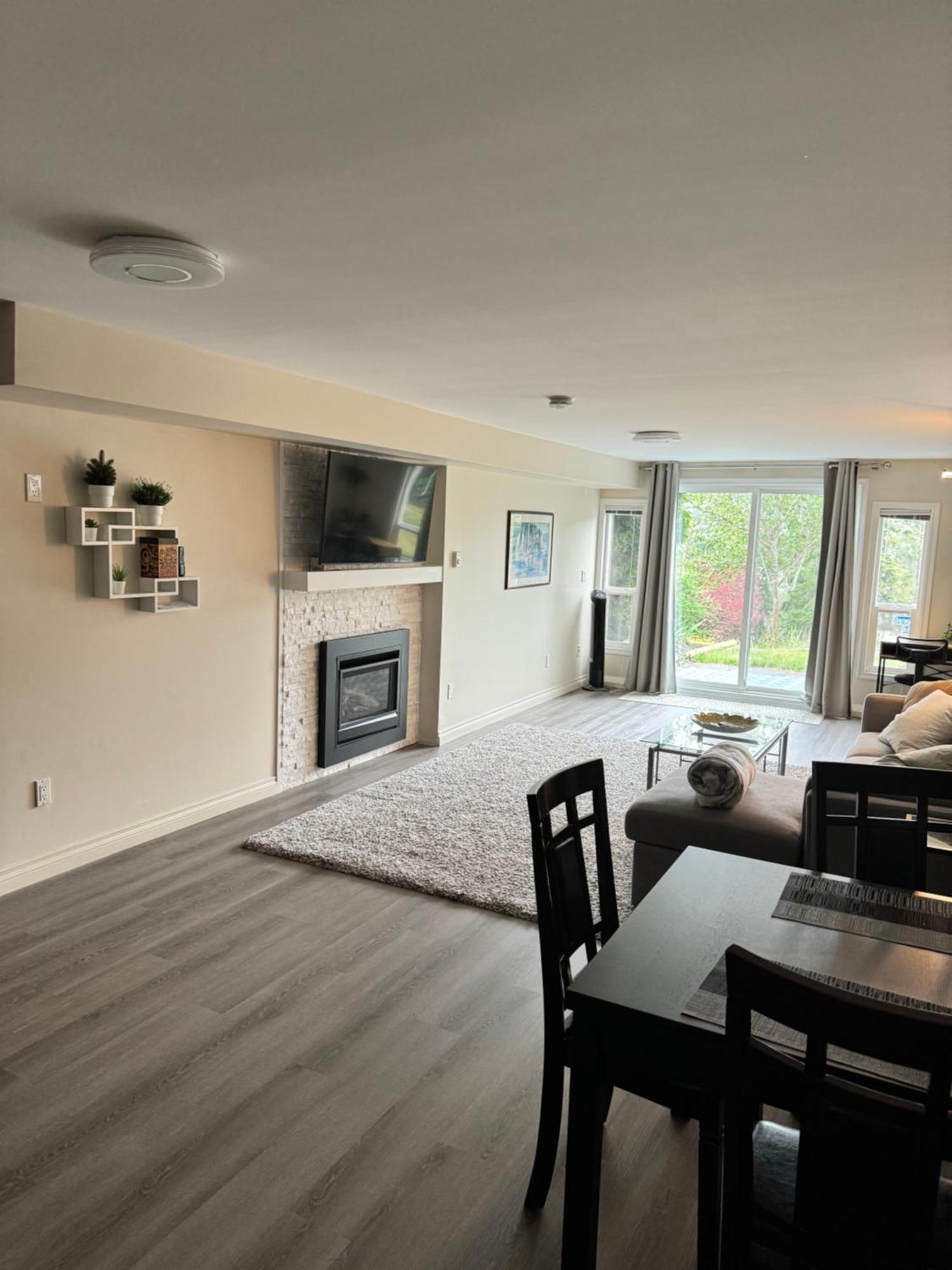 Bright Private Near Departure Bay Apartment