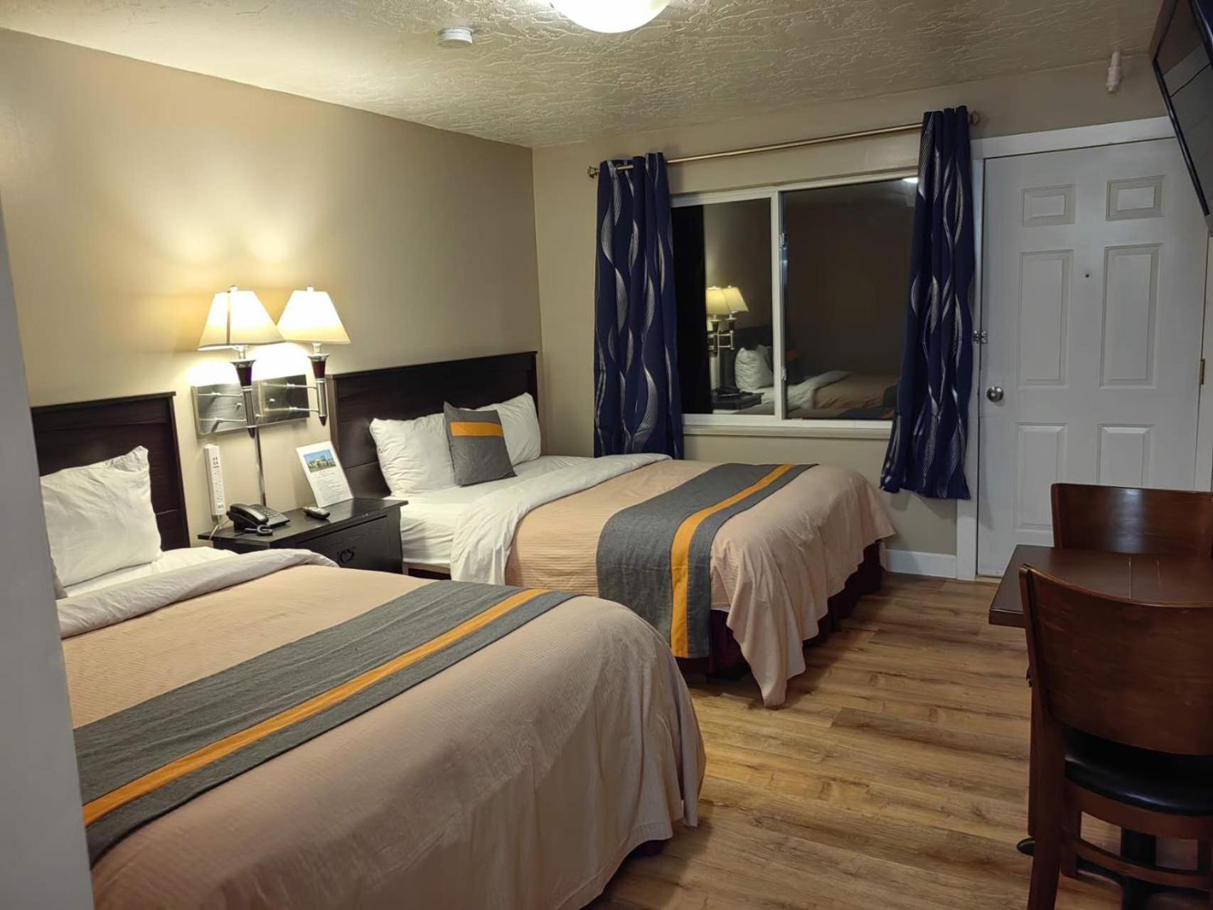 Harbour Light Motel