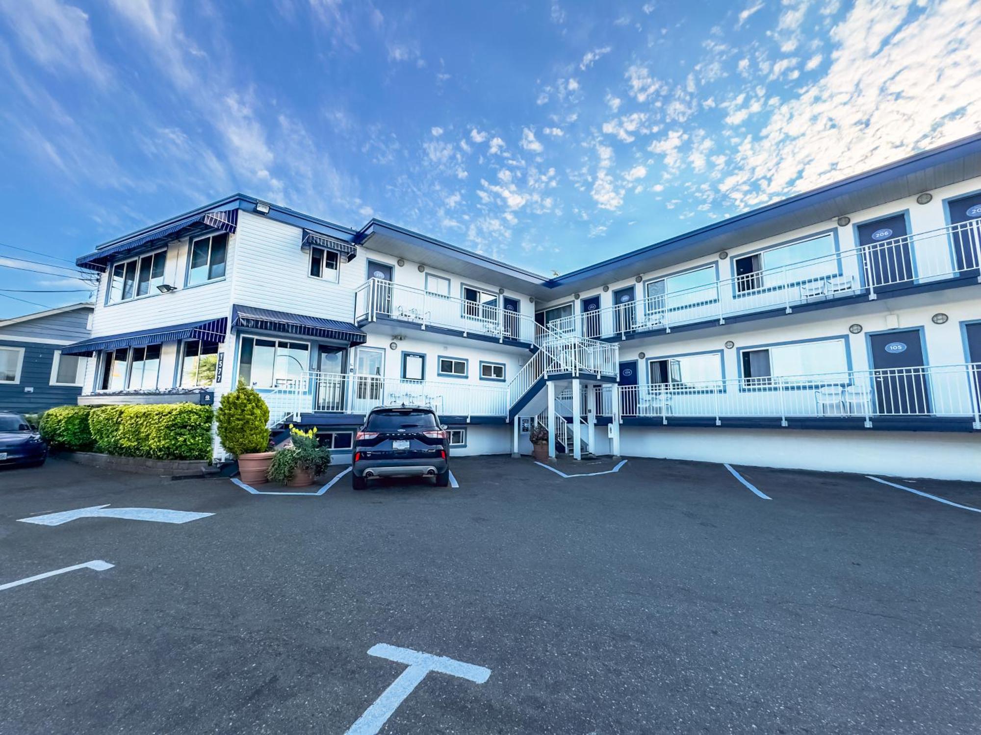 Buccaneer Motel 3*