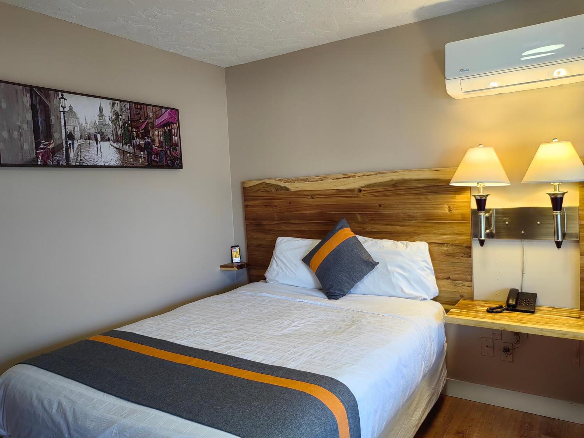 Harbour Light Motel