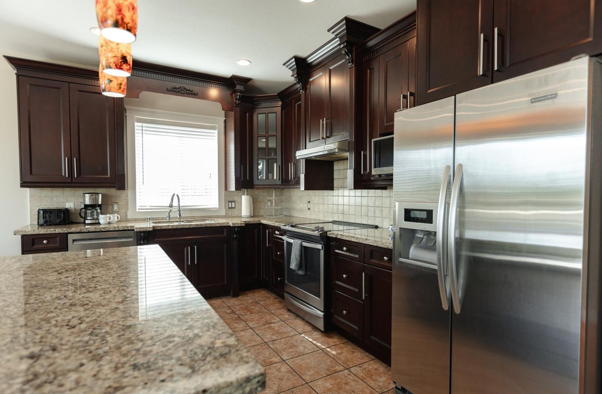 Holiday home Luxury Rainbow House With Pool Table, Oceanview Nanaimo