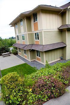 Vancouver Island Residences Hostel *