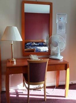 Port-o-call Motel 2*