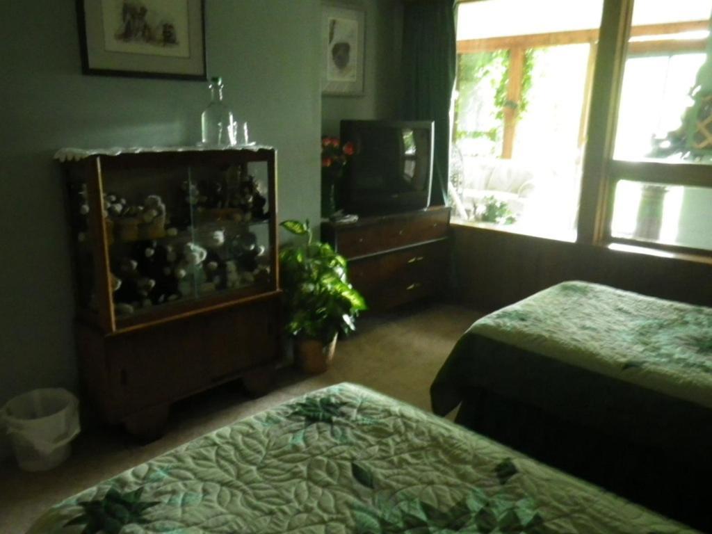 Estates Bed & Breakfast