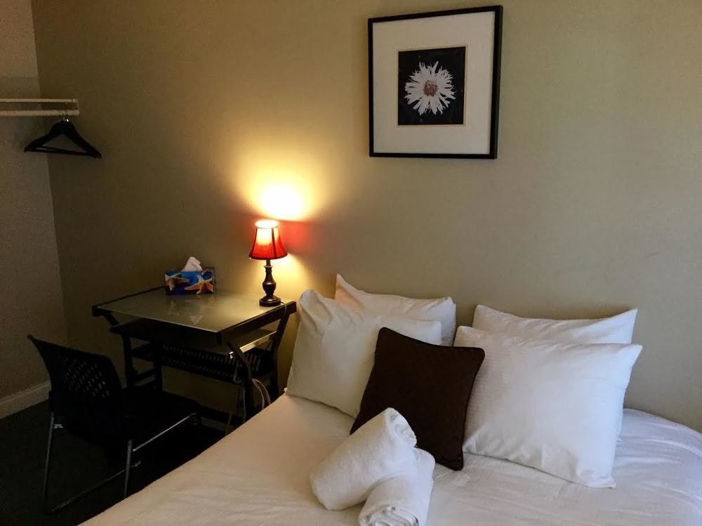 Painted Turtle Hostel *