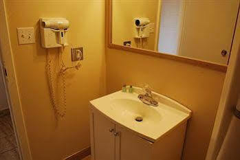 Value Motel *