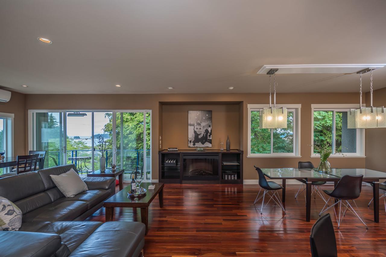 Luxury Penthouse Downtown Apartment *