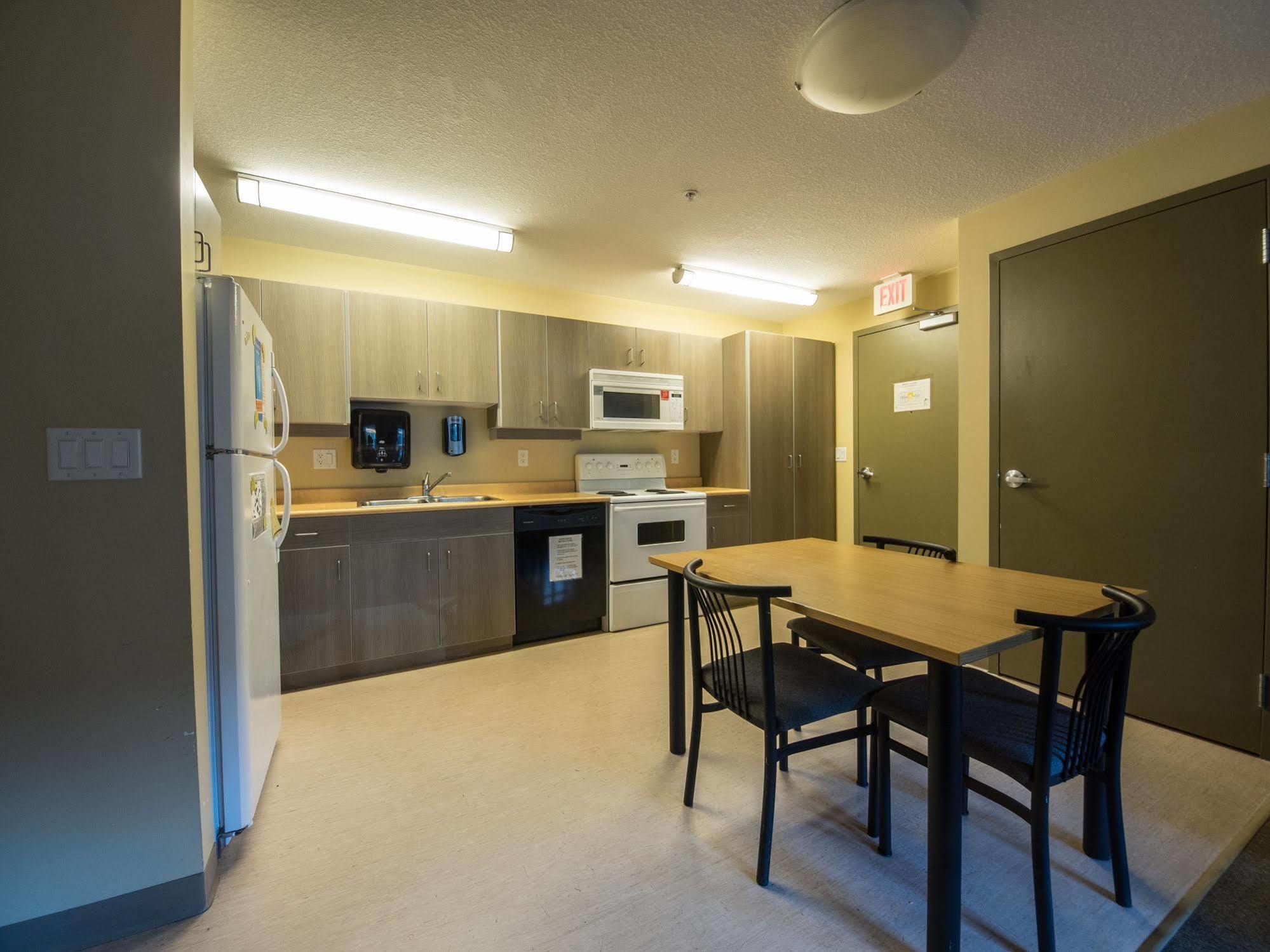 Hostel Vancouver Island Residences *