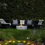 Gorgeous 4Brd House Conveniently Located In Nanaimo