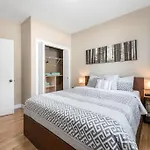 Upstairs Suite In Nanaimo Spacious 3-Bed Hideaway