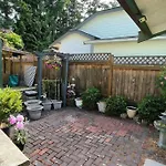 Cozy 1Bd Retreat In Nanaimo